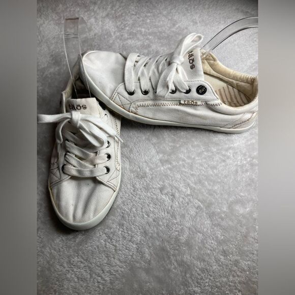 TAOS 8.5 White Canvas Sneaker - Picture 1 of 12